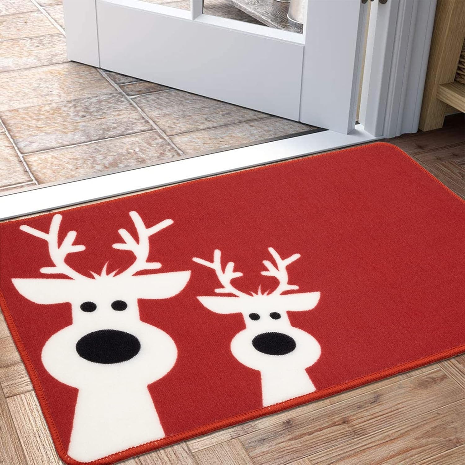 Peeking Reindeer Doormat Resist Dirt Entrance Rug Non Slip Christmas Welcome Mat Washable Xmas Doormat Entryway Front Door Merry Christmas Rug